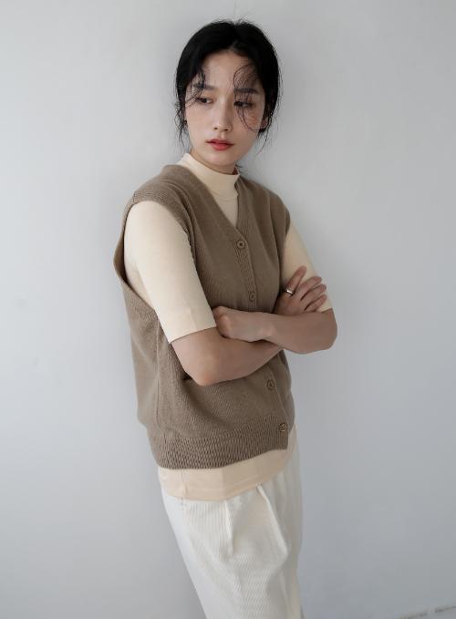 Cozy Mood Wool Knit Vest