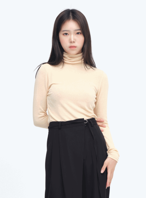 Cut-Out Back top Turtleneck Tee