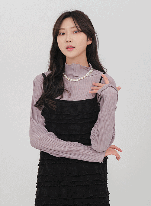 Half Turtleneck Layered Top OM22