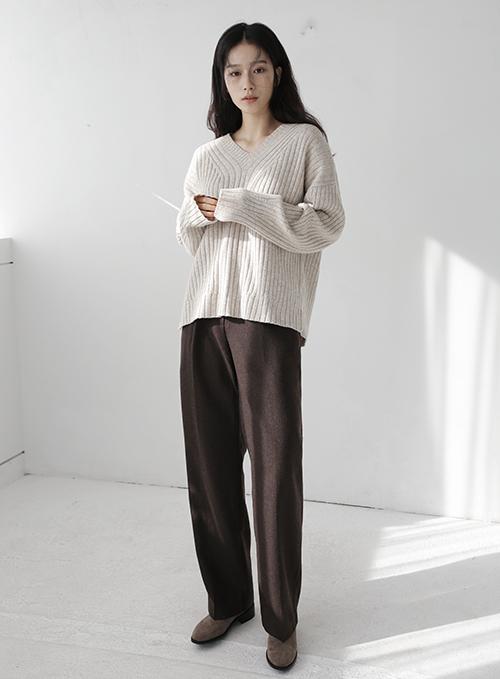 Smooth Ribbed V-Neck Knit