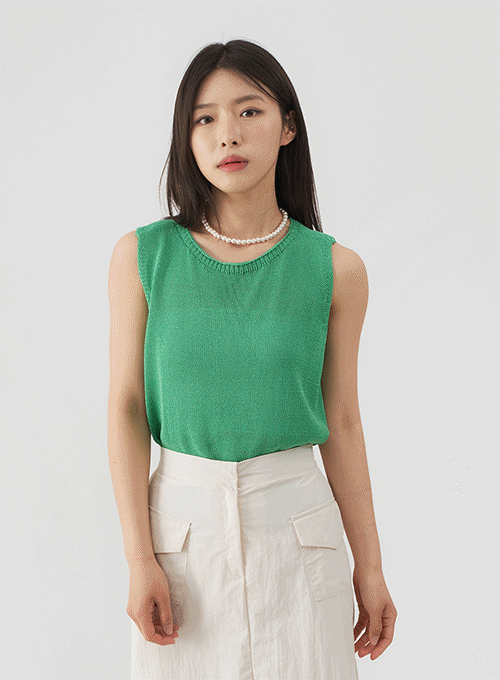 Round Neck Sleeveless Knit Top OY24