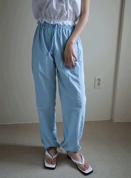 String Crisp Jogger Pants