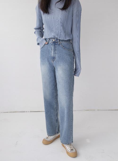 Comfortable Straight Fit Denim Pants