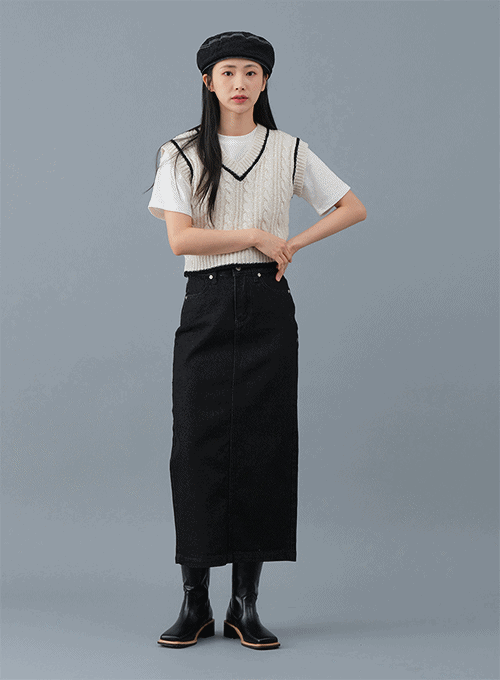 Sleek Black Slit Denim Maxi Skirt OM12