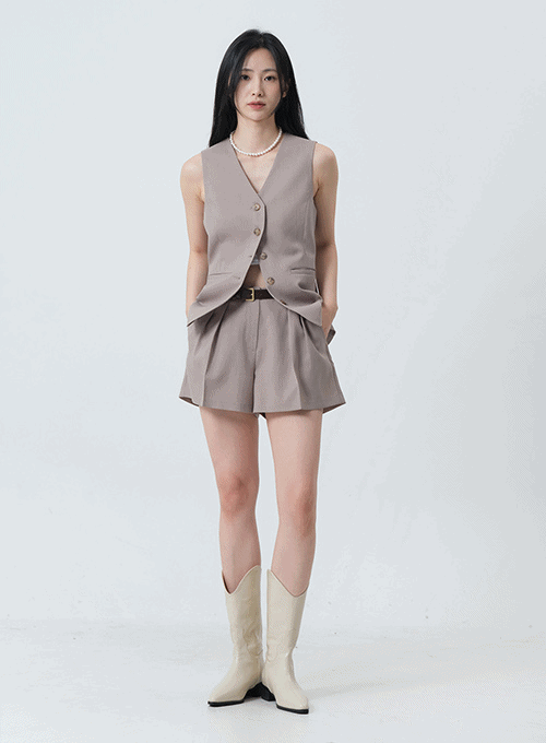 Minimalist Low Waisted Pintuck Shorts OY16