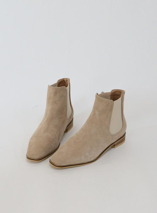 Wood Heel Detial Suede Chelsea Boots