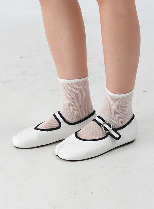 Flat Camel Toe Mary Janes OM6