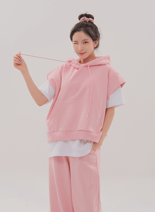 Sleeveless Hoodie B2202