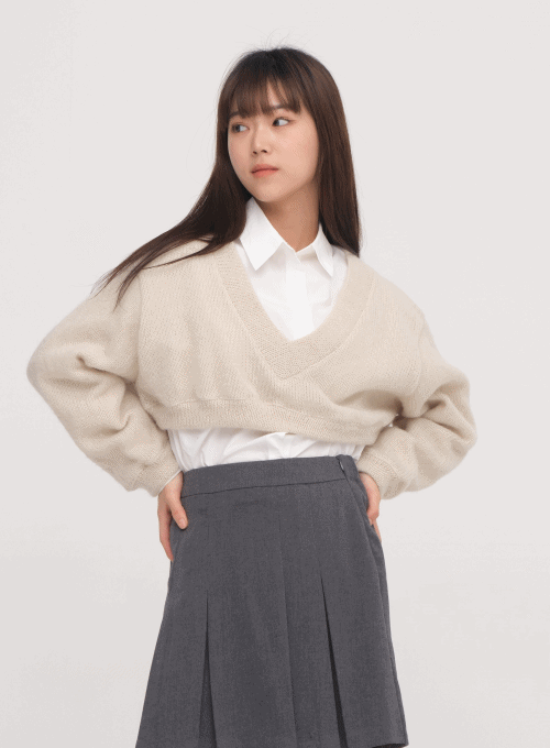 V-Neck Crop Knit
