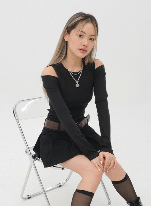 Cut Out Shoulder Long Sleeve Top