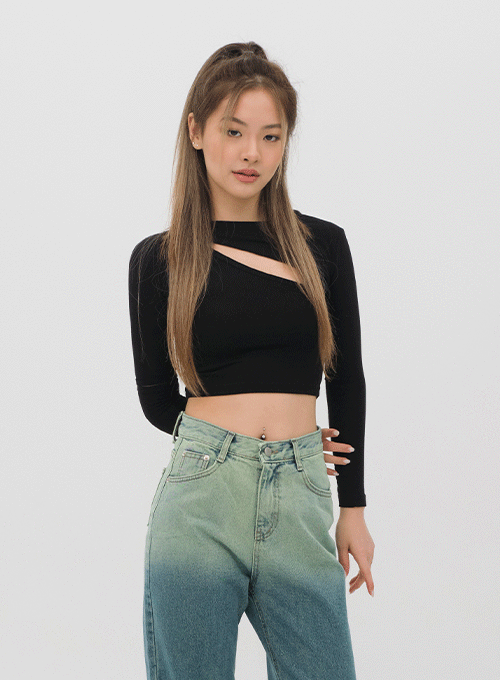 Front Cut Out Long Sleeve Crop Top M4