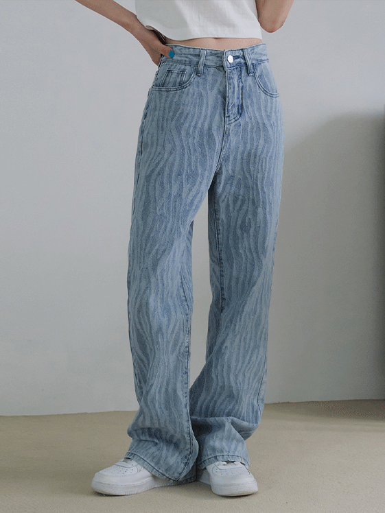 Wide Leg Jeans with Graphic Print CM5