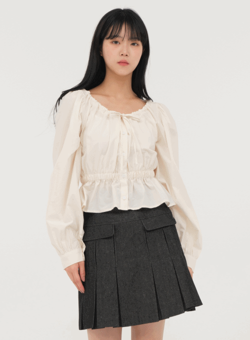 Round Neck Blouse with Shirring U1502
