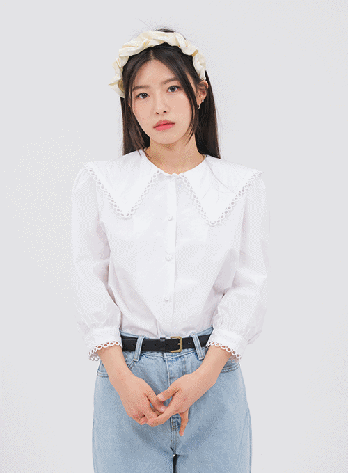Lace Blouse with Large Collar OM21