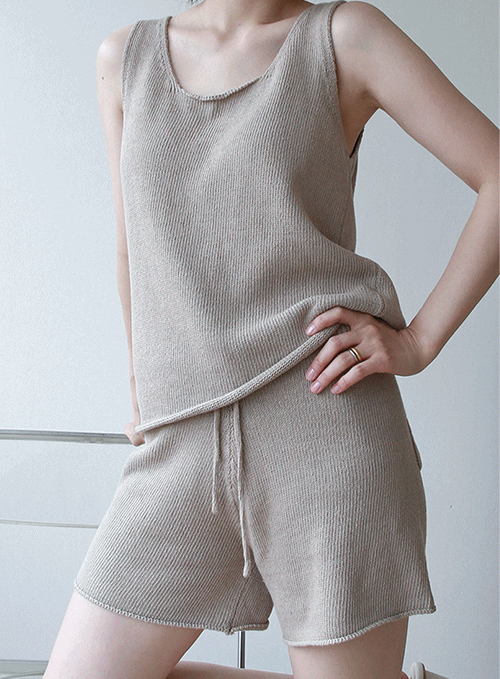 Sleeveless Knit