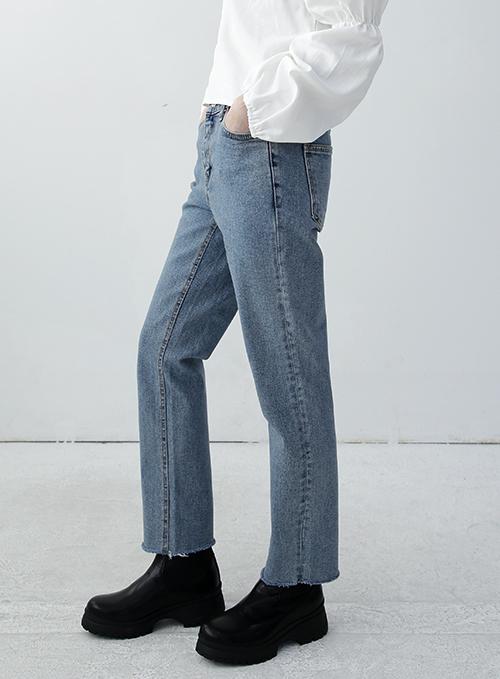 Frayed Hem Standard Denim Pants