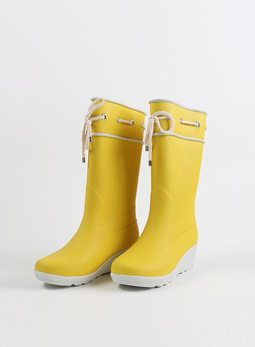 String Detail Rain Boots