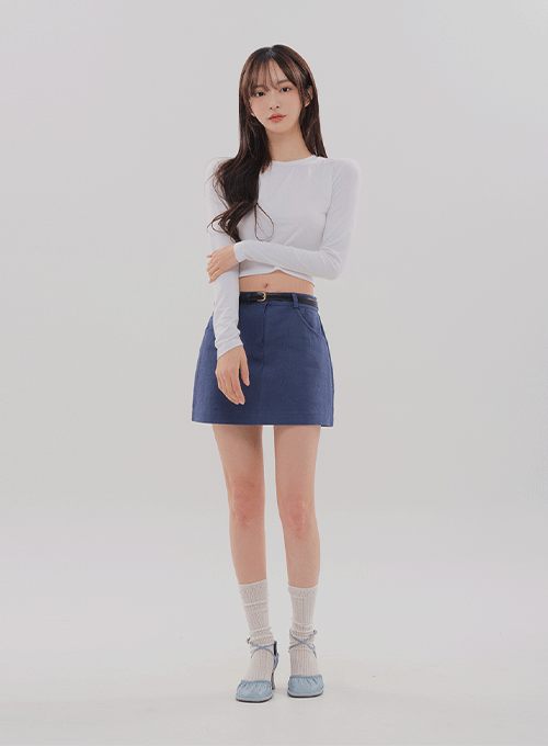 Essential Cropped Long Sleeve T Shirt B1502