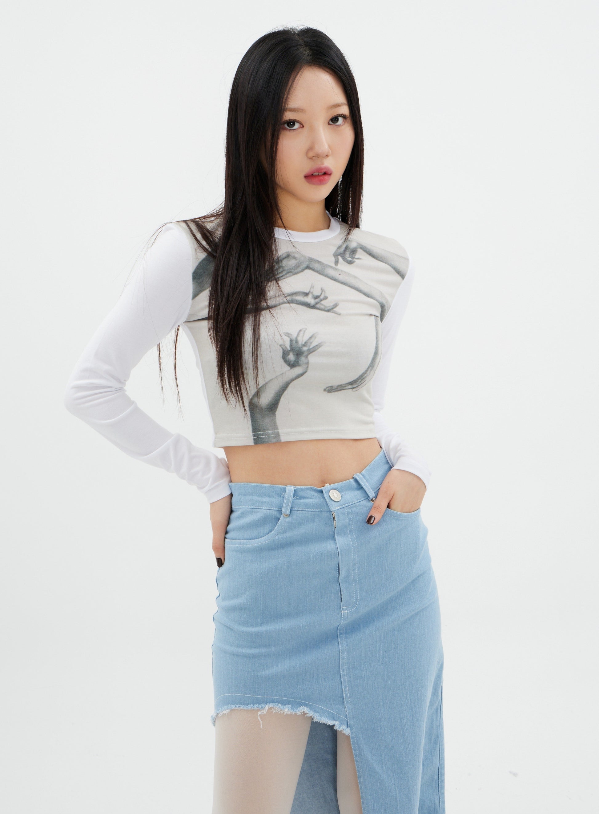 Cropped T Shirt with Graphic Print K2302