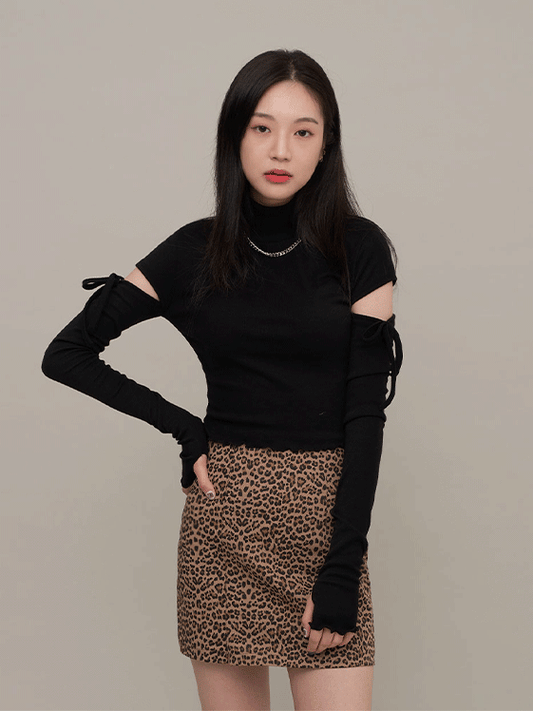 Cut Out Sleeve Half Turtleneck Top F17