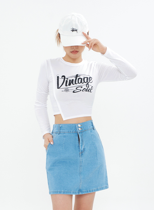 Cropped Long Sleeve T Shirt with Graphic Print CM18