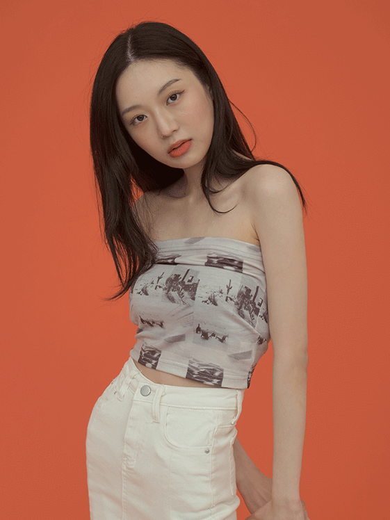 Cropped Tank Top with Graphic Print CM5