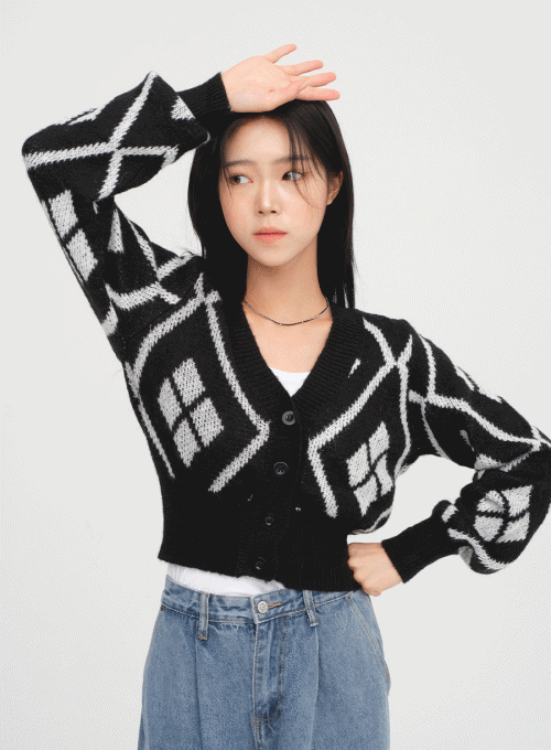 Argyle Cropped V Neck Cardigan F14