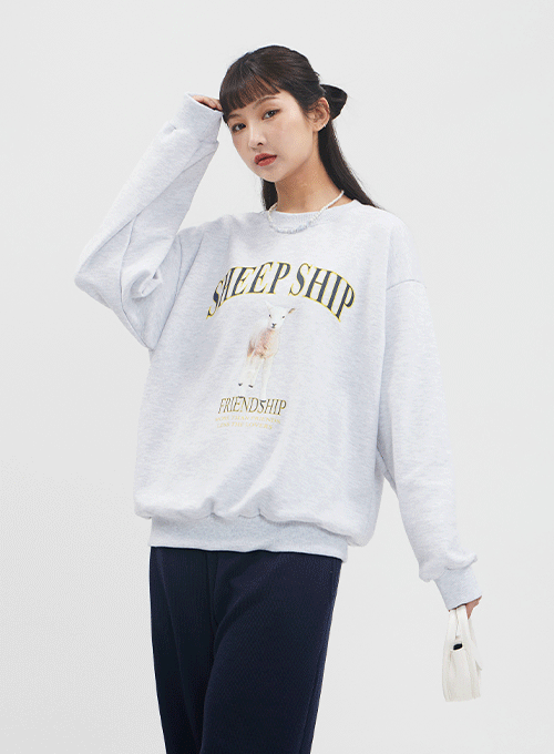 Relaxed Fit Sweatshirt with Graphic Print C7102